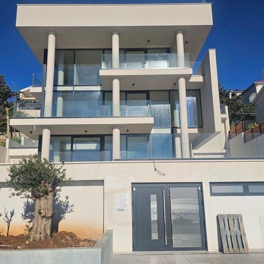 Image No.3-4 Bed Property for sale