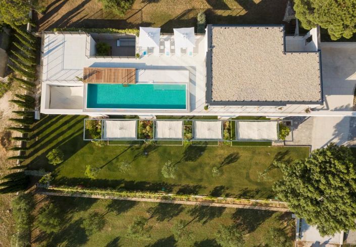 Image No.3-10 Bed Property for sale