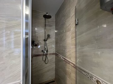 158100-596337