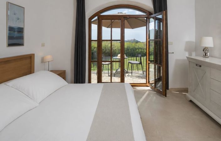 Image No.14-3 Bed Property for sale