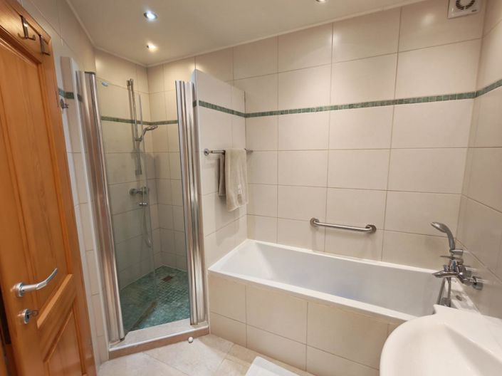 Image No.22-3 Bed Property for sale