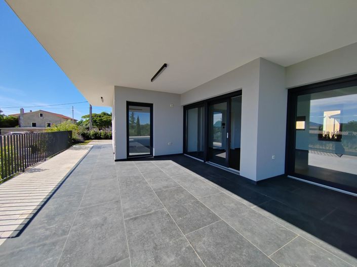 Image No.24-4 Bed Property for sale