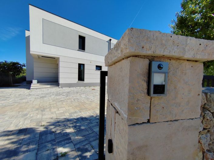Image No.25-4 Bed Property for sale