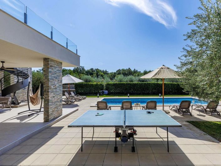 Image No.7-Propriété de 4 chambres à vendre à Novigrad