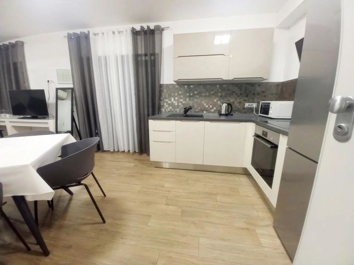 Image No.9-Propriété de 7 chambres à vendre à Makarska