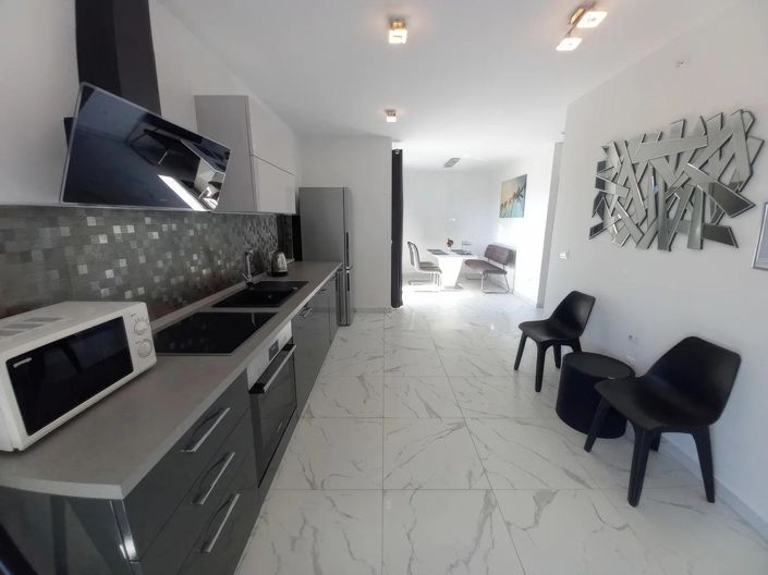 Image No.18-Propriété de 7 chambres à vendre à Makarska