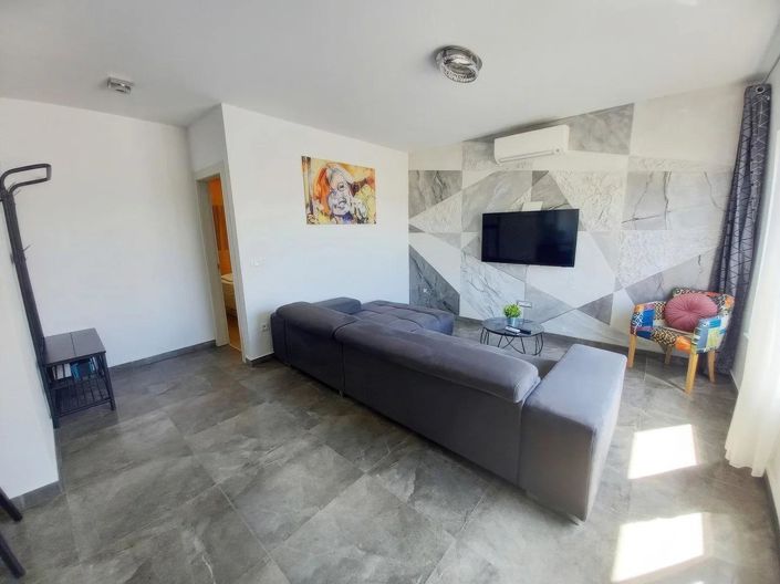 Image No.5-Propriété de 7 chambres à vendre à Makarska