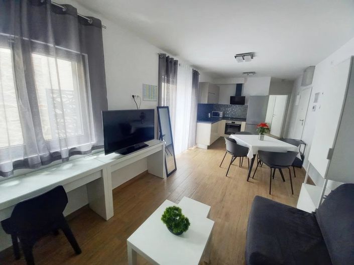 Image No.8-Propriété de 7 chambres à vendre à Makarska