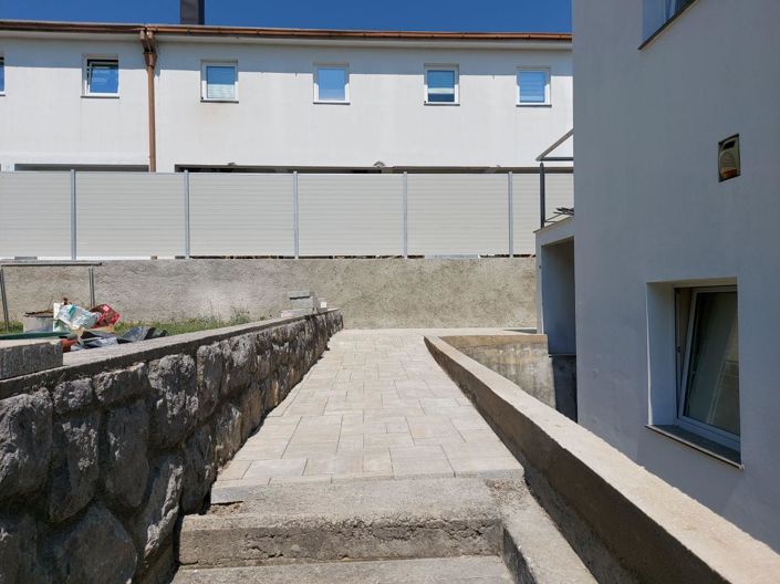 Image No.10-6 Bed Property for sale