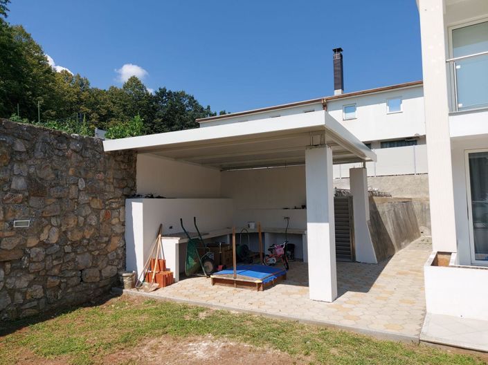 Image No.15-6 Bed Property for sale