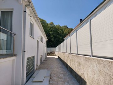 158284-597021