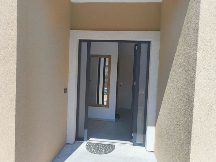 Image No.12-5 Bed Property for sale