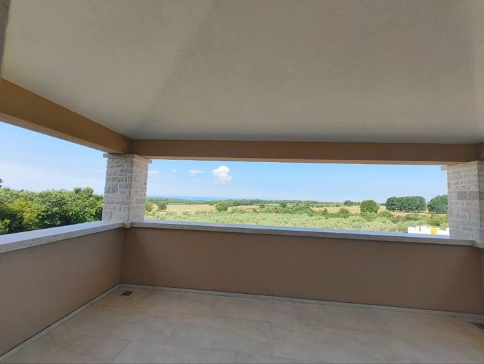 Image No.25-5 Bed Property for sale