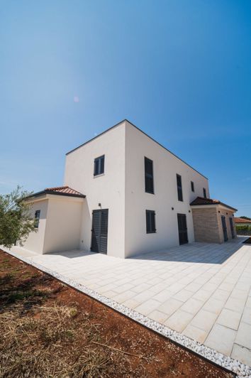 Image No.8-Propriété de 3 chambres à vendre à Porec
