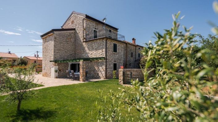 Image No.17-4 Bed Property for sale