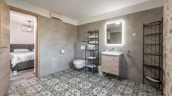Image No.21-4 Bed Property for sale