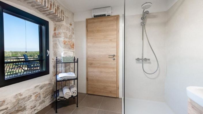 Image No.25-4 Bed Property for sale