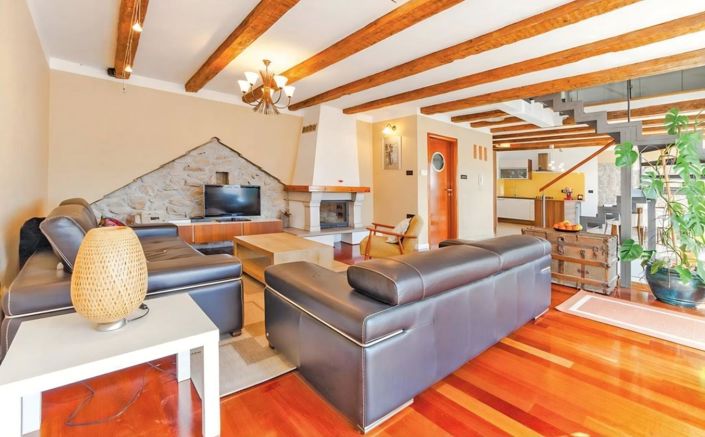 Image No.21-3 Bed Property for sale