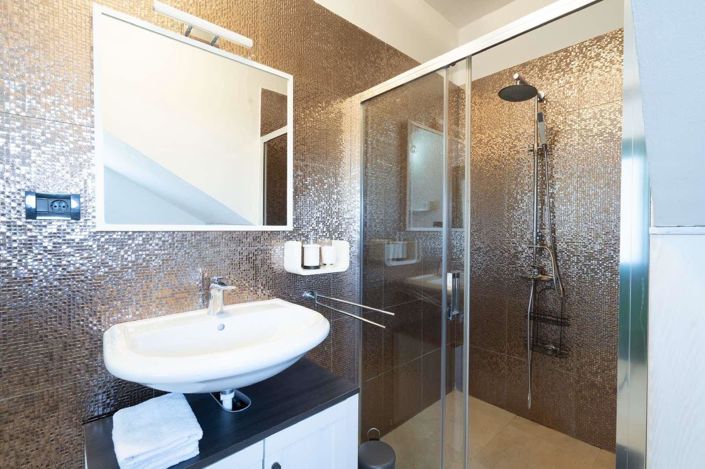 Image No.23-3 Bed Property for sale