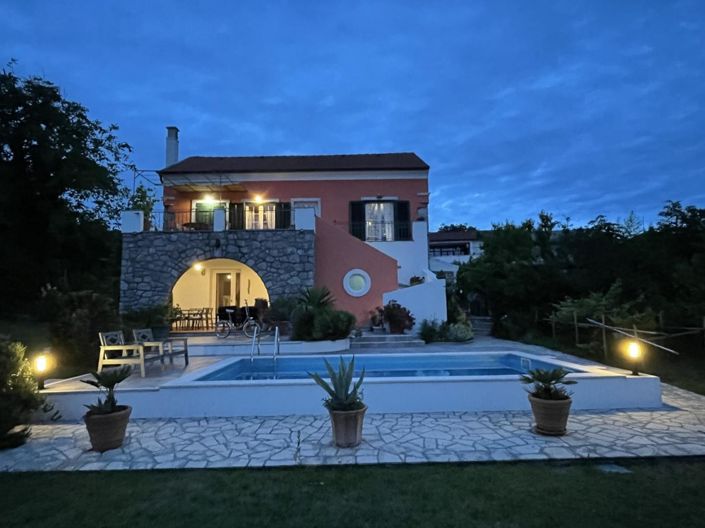 Image No.3-3 Bed Property for sale