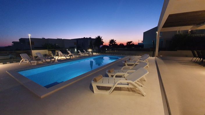 Image No.3-4 Bed Property for sale