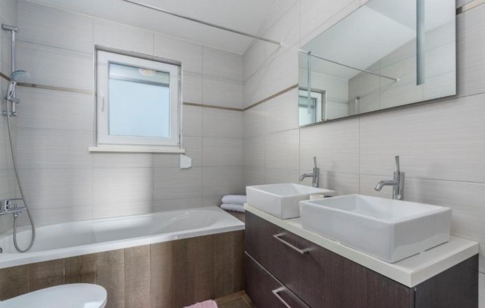 Image No.21-Propriété de 4 chambres à vendre à Žbandaj