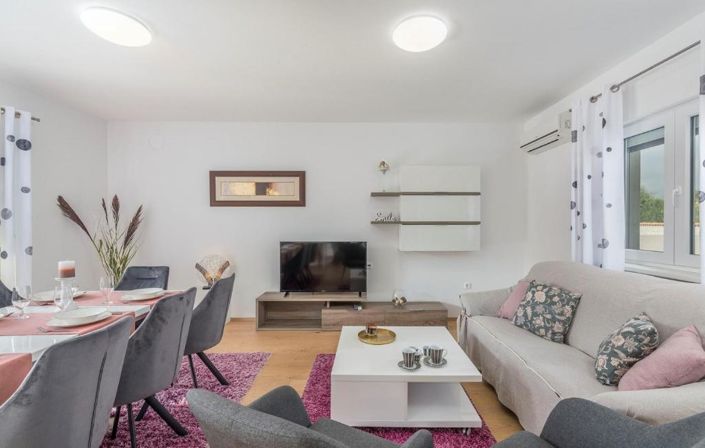 Image No.8-Propriété de 4 chambres à vendre à Žbandaj