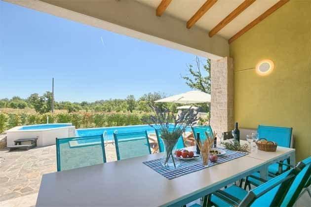 Image No.6-Propriété de 5 chambres à vendre à Žminj