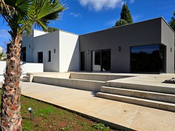 158420-597775