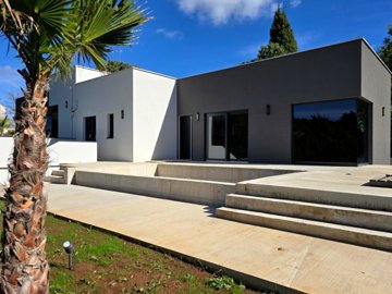 158420-597775