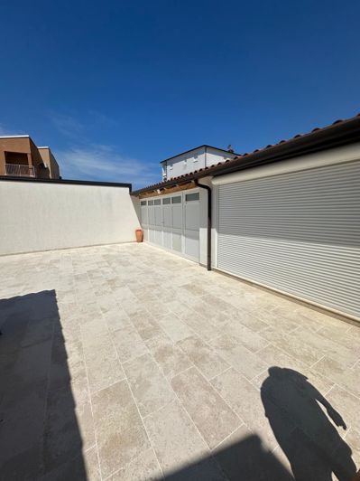Image No.24-3 Bed Property for sale