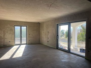 158468-598596