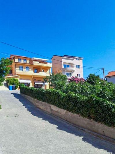 Image No.6-5 Bed Property for sale