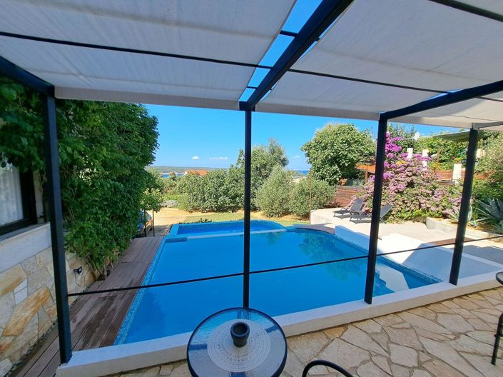Image No.5-8 Bed Property for sale