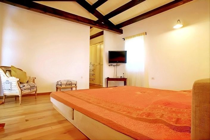 Image No.15-3 Bed Property for sale