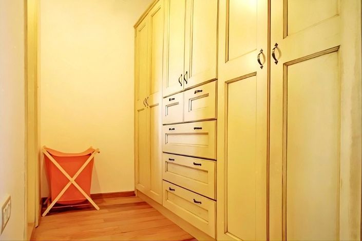 Image No.16-3 Bed Property for sale