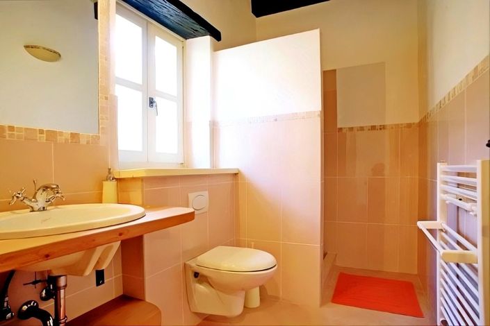 Image No.18-3 Bed Property for sale