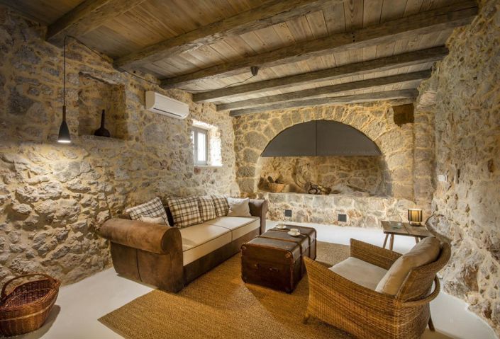 Image No.19-5 Bed Property for sale