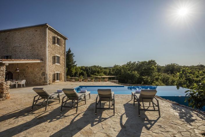 Image No.5-5 Bed Property for sale