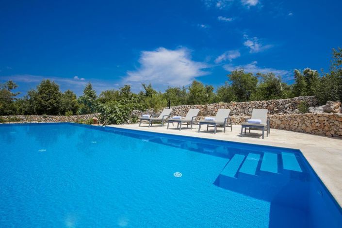 Image No.7-5 Bed Property for sale