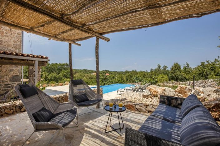 Image No.8-5 Bed Property for sale