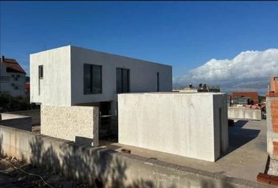 158652-599068