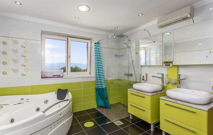 Image No.7-6 Bed Property for sale