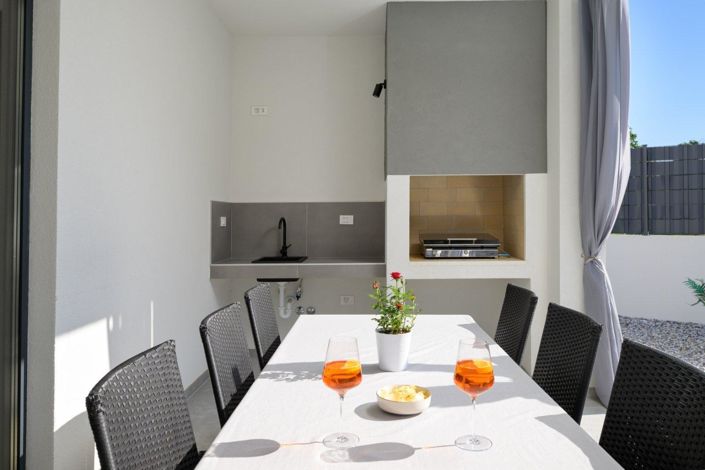 Image No.10-3 Bed Property for sale