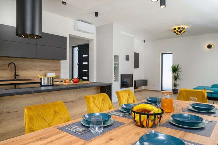 Image No.20-3 Bed Property for sale