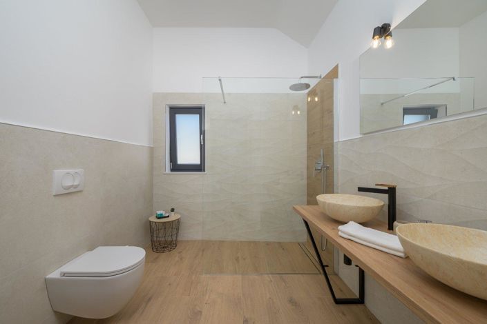 Image No.25-3 Bed Property for sale