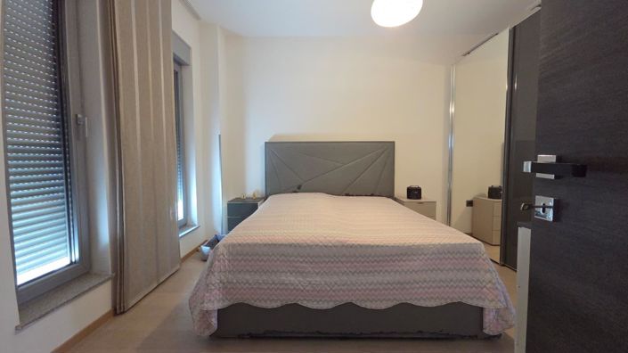 Image No.23-5 Bed Property for sale
