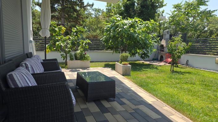 Image No.7-5 Bed Property for sale