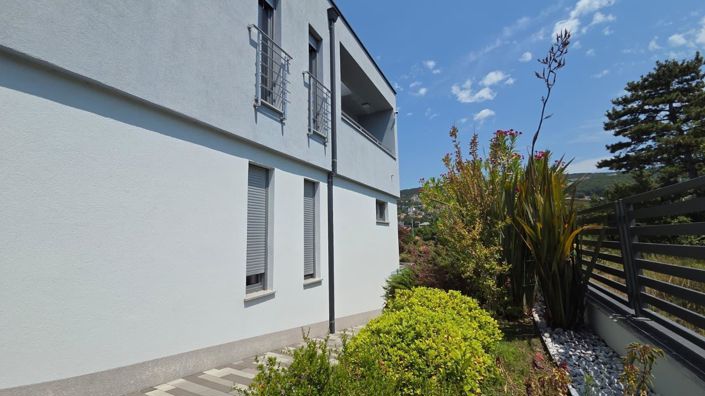 Image No.8-5 Bed Property for sale