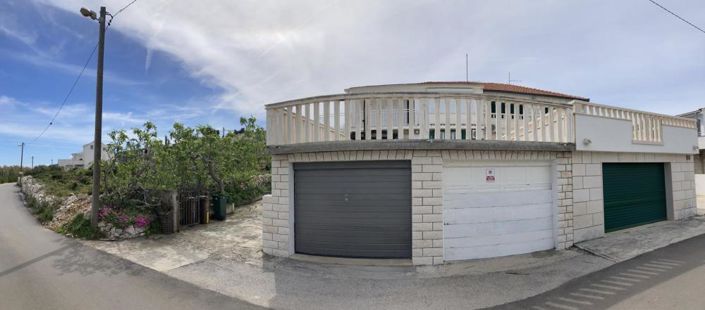 Image No.6-Propriété de 6 chambres à vendre à Ciovo